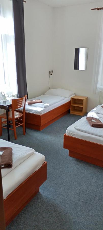 Beta Pension Прага Экстерьер фото