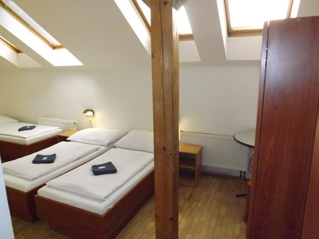 Beta Pension Прага Экстерьер фото