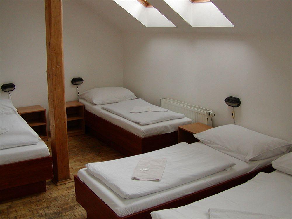 Beta Pension Прага Экстерьер фото